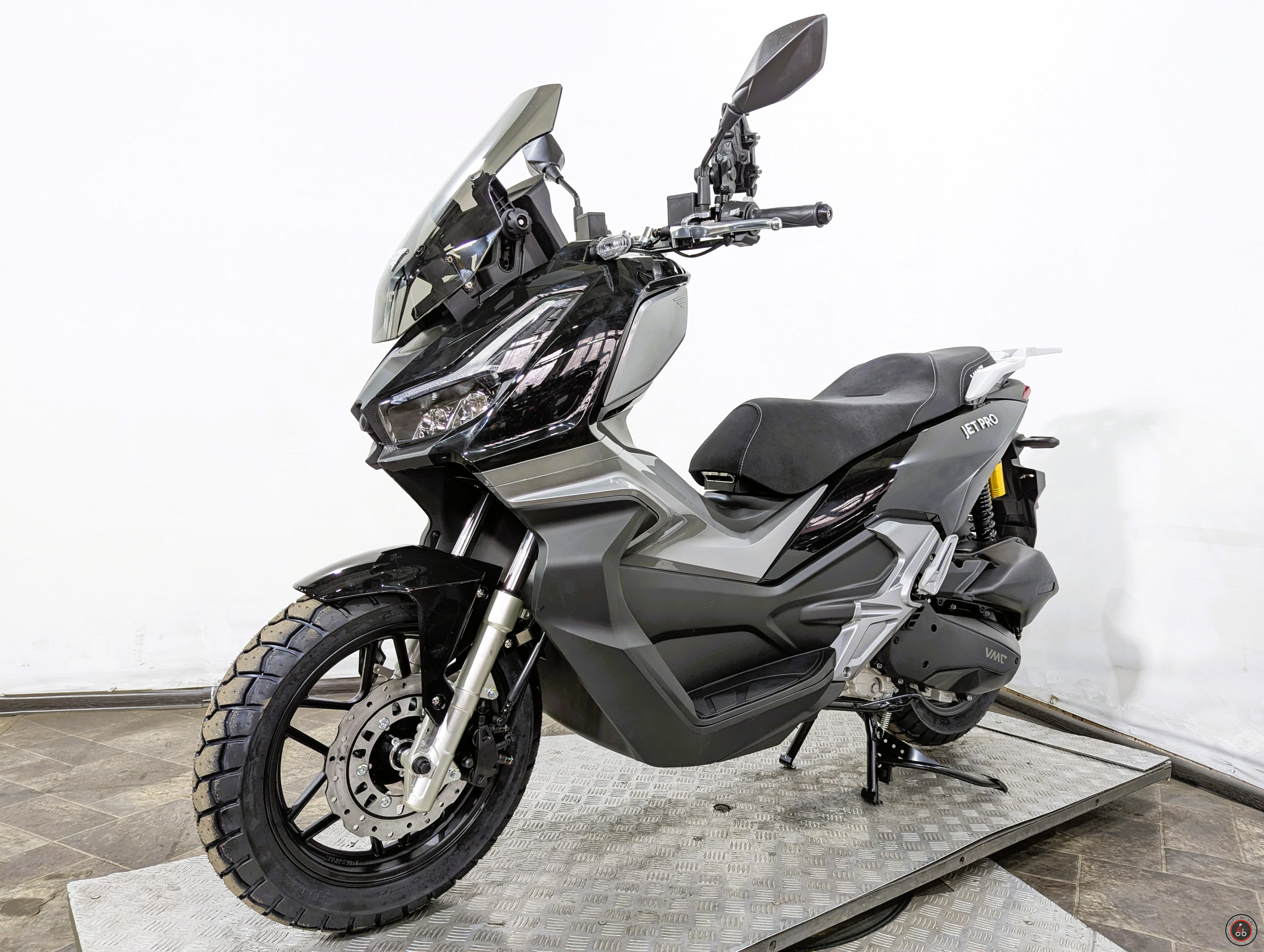 Скутер VMC (Vento) JET PRO (49/180cc) инжектор Черный глянцевый